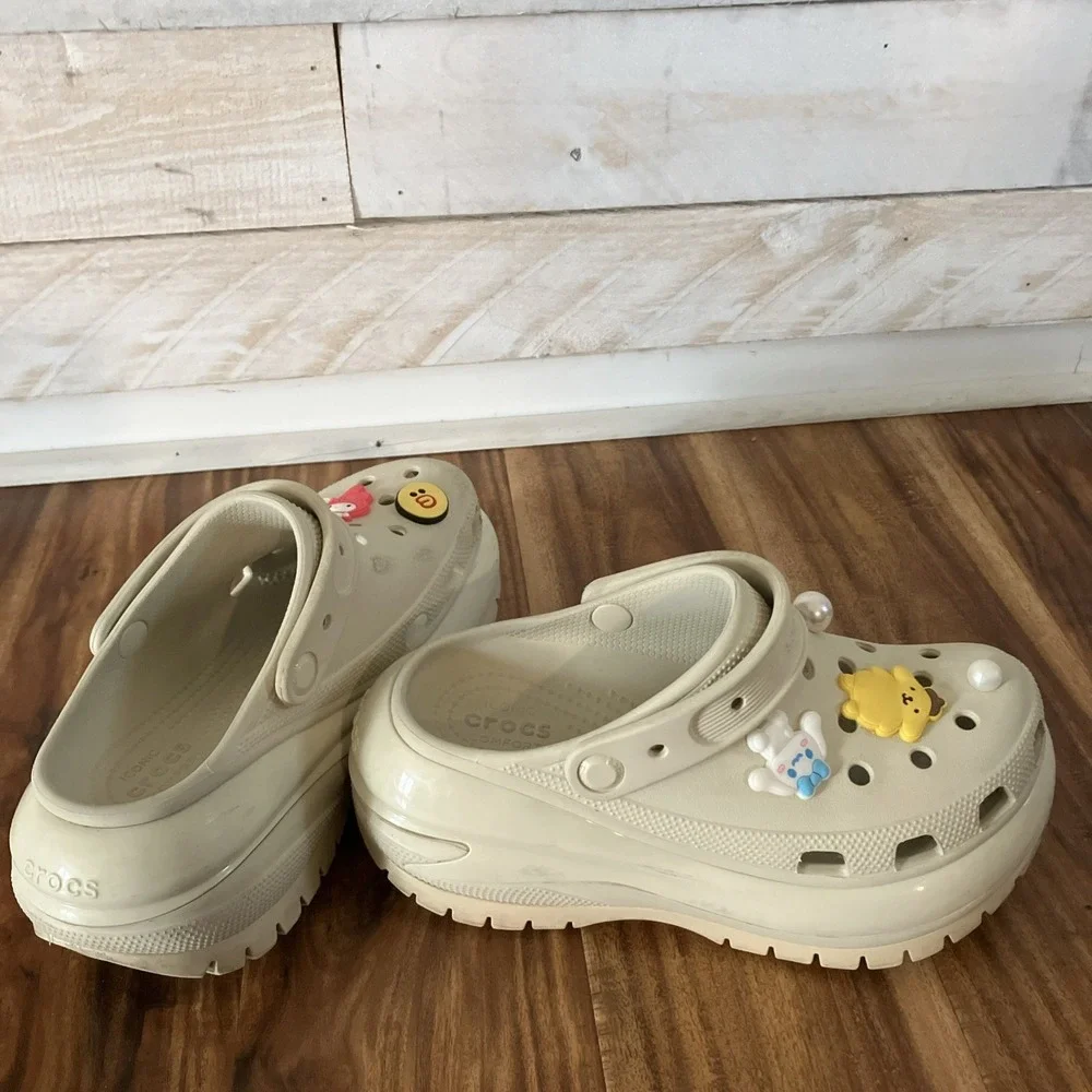 Crocs Platform Men's 5  Women's 7 Classic Stomp Clog Chalk/Ivory With Charms